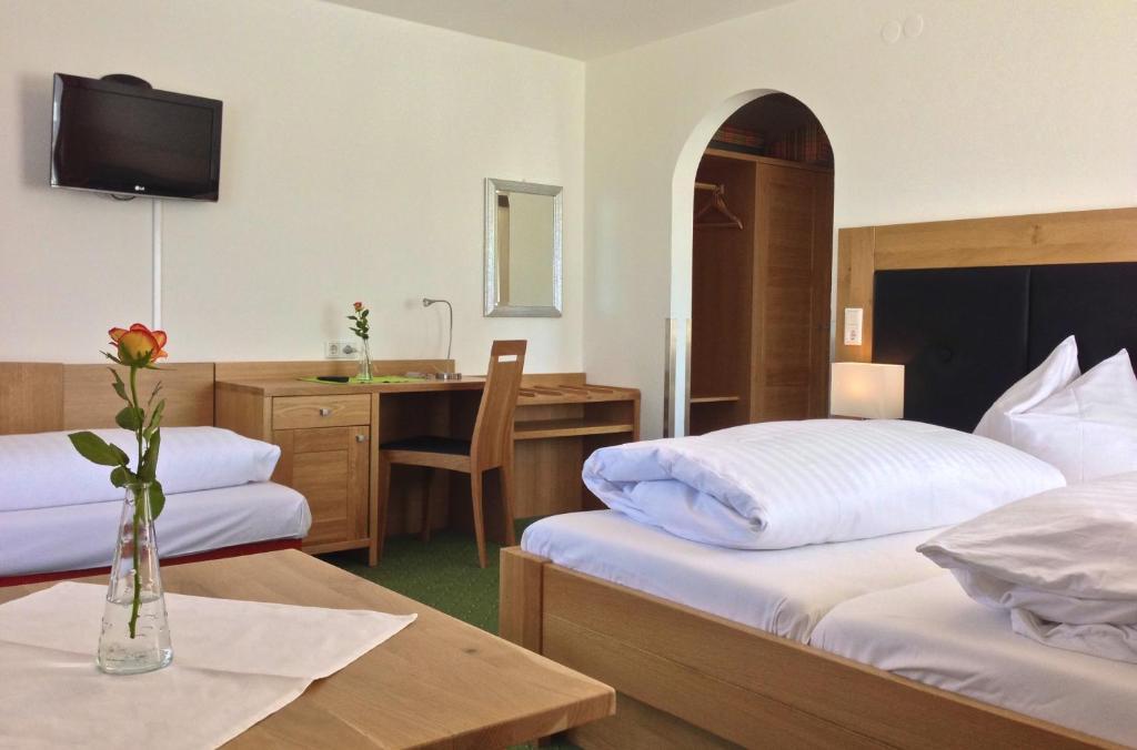 Hotel-Restaurant Am Hochfuchs Eugendorf Quarto foto